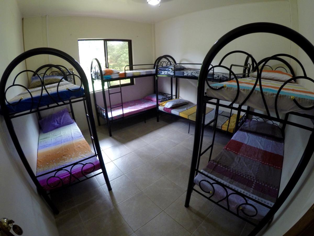 Fat Monkey Hostel Coron Exterior photo